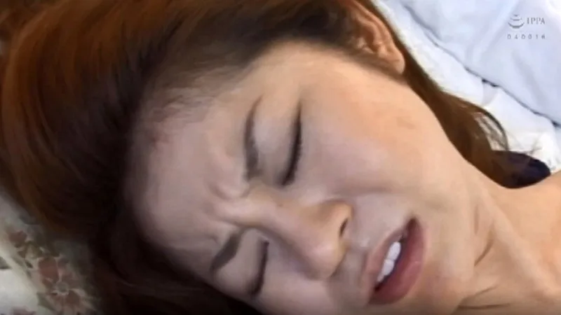 デリヘル呼んだら近所の若妻！口止めサービスが濃厚すぎて我慢できない！ 痴女 人妻 サンプル11