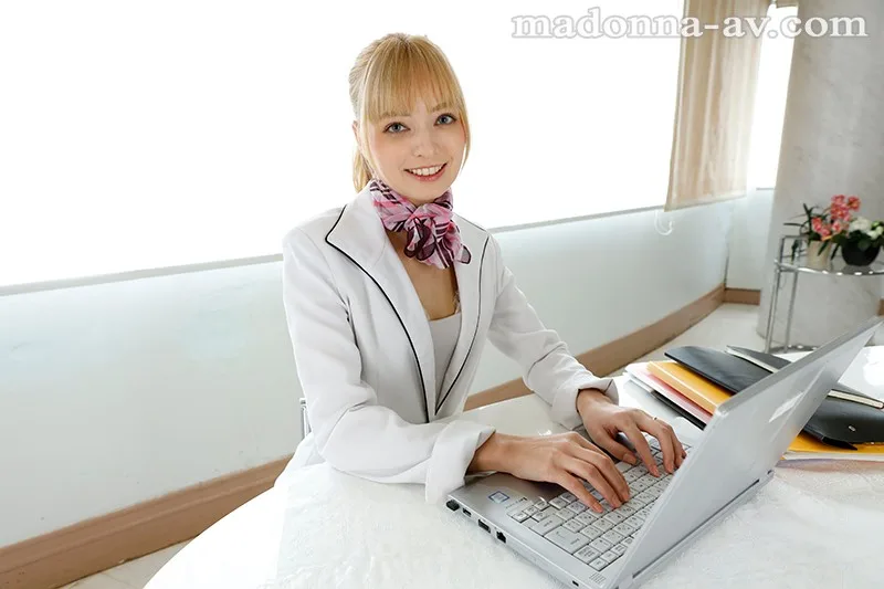 【VR】成婚率100％！！ 彼女いない歴=年齢の僕を出逢いから結婚まで親身にサポート！！婚活エージェントの行列ができる挑発JOIセミナー 西田カリナ 西田カリナ 痴女 人妻 サンプル3